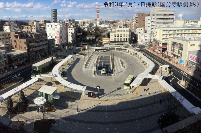 国分寺駅側から見た交通広場の写真です。